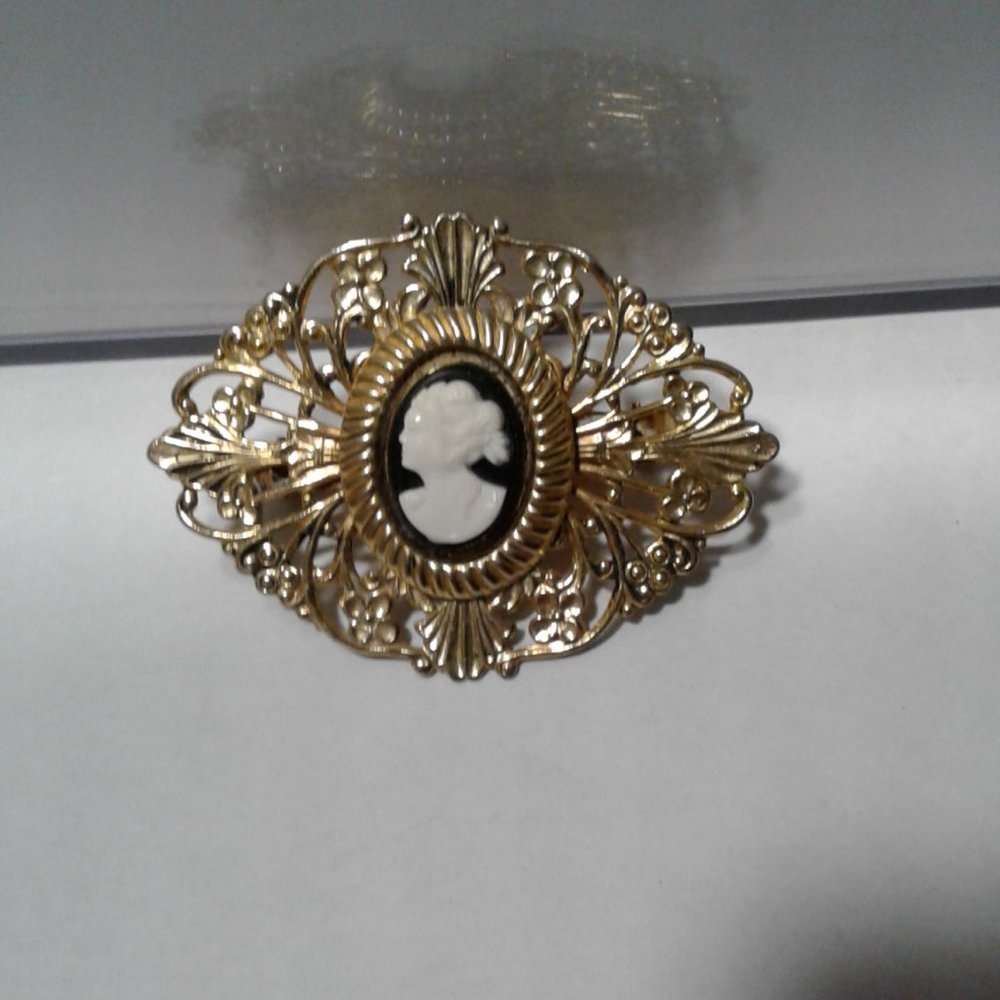 Vintage Silver tone Scarf Clip Filigree Metal